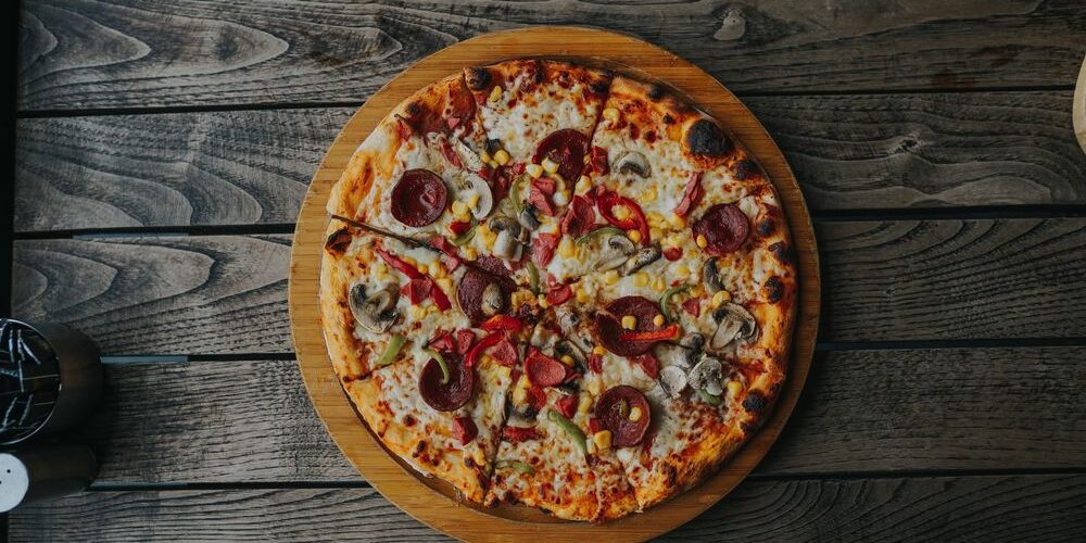 Cum arată cele mai populare 7 tipuri de pizza din întreaga lume